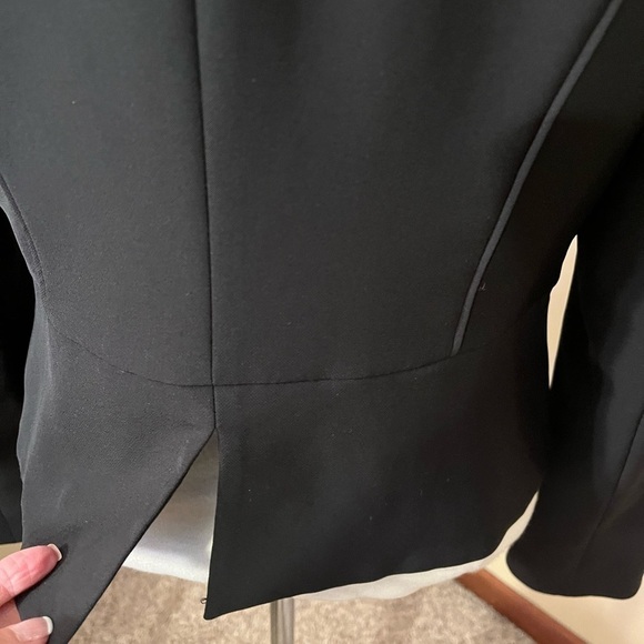 WHBM Black Front Ruffle Blazer Sz 8 EUC - Picture 7 of 8